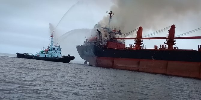 KM Golden Ocean Terbakar di Perairan Bontang, 22 ABK Berhasil Dievakuasi