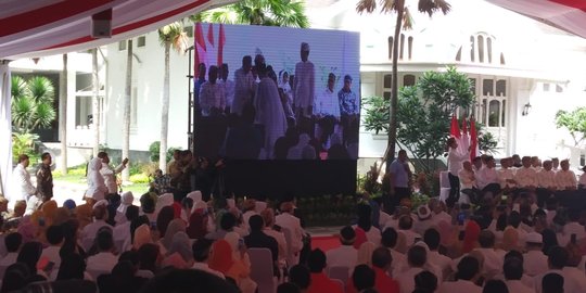 Jokowi Dianugerahi Pini Sepuh dari Paguyuban Pasundan