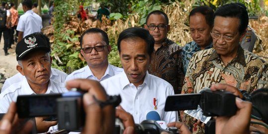 Jokowi Ingatkan Bupati Antisipasi Gejolak Ekonomi Global