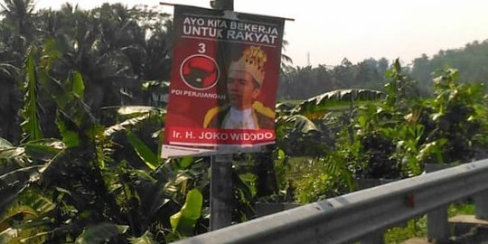 PDIP Curiga Poster 'Bermahkota' Strategi Jegal Jokowi di Jateng