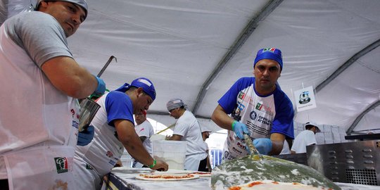 Argentina Lampaui Italia Pecahkan Rekor Dunia Membuat Pizza Terbanyak