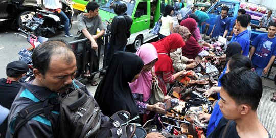Ini Aturan Memperbolehkan PKL Dagang di Trotoar Jakarta