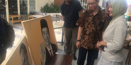 Relawan Lelang 6 Lukisan Wajah Jokowi, Uangnya Buat Korban Bencana Palu & Lombok