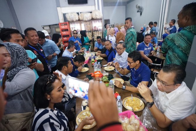 sandiaga uno di palembang