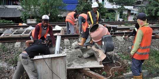 Pemasangan Sinyal Double-Double Track Manggarai-Cikarang