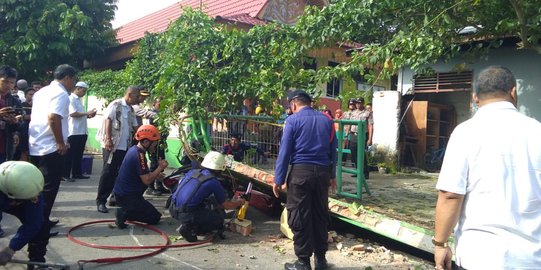 Siswi SMA 14 Tewas Akibat Tertimpa Tembok SD Yang Roboh di Pekanbaru