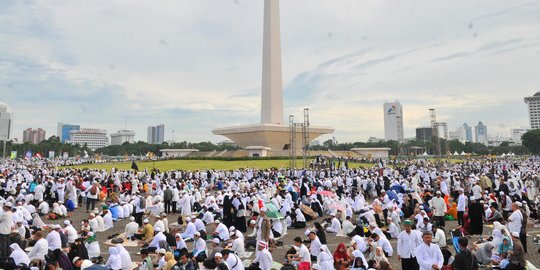 Survei LSI Denny JA: Pemilih yang Dengarkan Ulama Lebih Banyak Dukung Jokowi