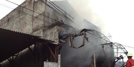 Pria Paruh Baya di Pasar Rebo Meninggal Usai Rumahnya Dilalap Api