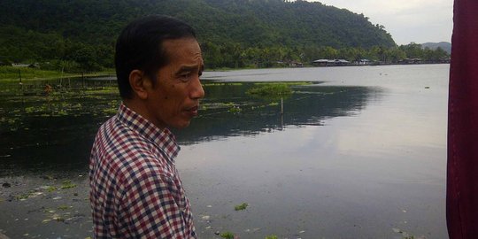 Presiden Jokowi Tinjau Jalan Tol Trans Papua