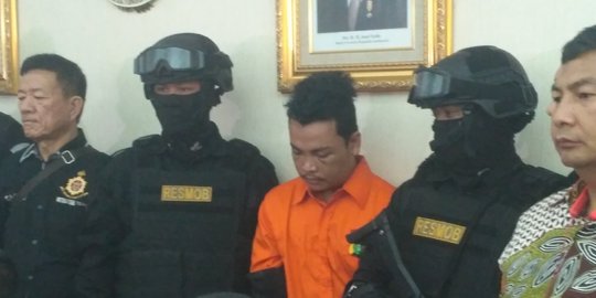 Polisi Sisir Sungai Kalimalang Cari Linggis 'Pencabut Nyawa' Satu Keluarga di Bekasi