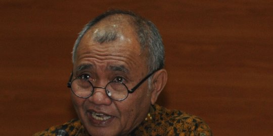 KPK Duga Bupati Pakpak Bharat Terima Duit Ratusan Juta Suap Proyek