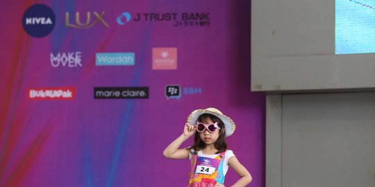Aksi Model Cilik di Kids Fashion Show Fimela Fest 2018