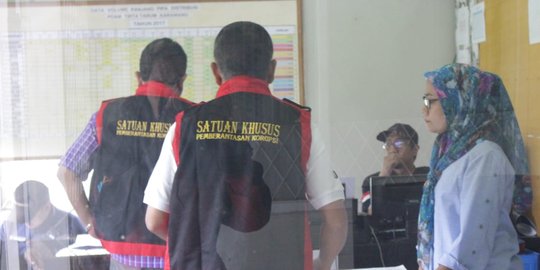 Dugaan Penyimpangan Anggaran, Kantor PDAM Karawang Digeledah Petugas Kejati Jabar