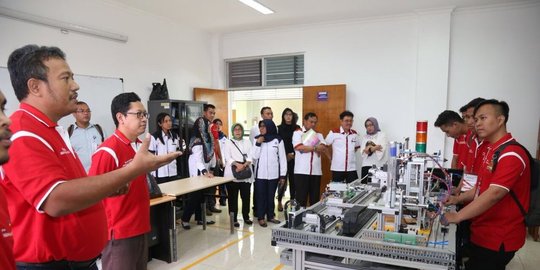 mengupas beberapa sektor industri yang bisa dikuasai asing