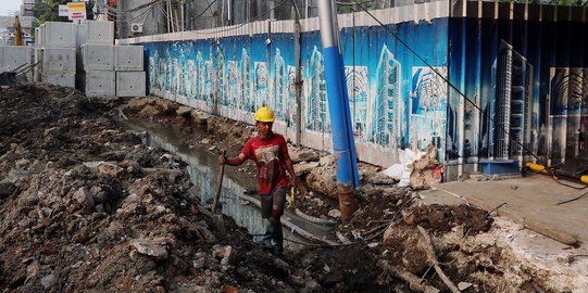 Antisipasi Banjir, Saluran Air di Jalan Hayam Wuruk Diperbaiki