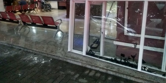  Pintu  Kaca  RS Mulia Bogor  Ambruk Tiga Pengunjung Terluka 