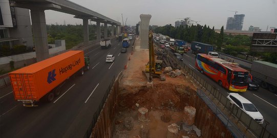 Macet Akibat Ramai Proyek di Tol Cikampek, Pengusaha Rugi Rp 100 Milar Tiap Hari