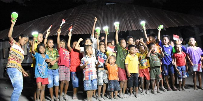 LTSHE Hadir di Sumba, Mama Wuryana Kini Tak Lagi Pakai Pelita