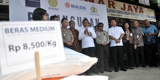 Peluncuran Operasi Pasar Beras Medium di Pasar Induk Cipinang