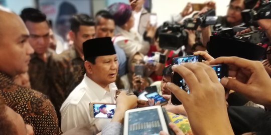 Di Hadapan Relawan, Prabowo Ngaku Kekurangan Dana dan Minta Sumbangan