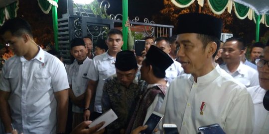 Kunjungi Pesantren Darussalam Lampung, Jokowi Disambut Histeris Para Santri