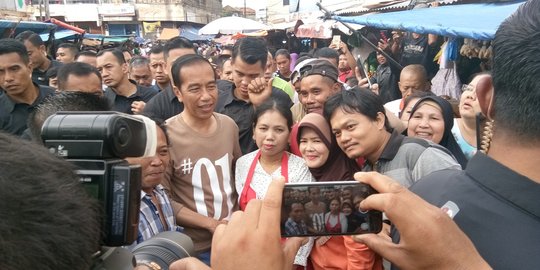 Usai Blusukan, Jokowi Sebut Harga Komoditas di Pasar Lampung Murah