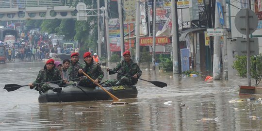 Antisipasi Banjir Jakarta, Anies Siapkan Pompa Hingga Mobil Damkar