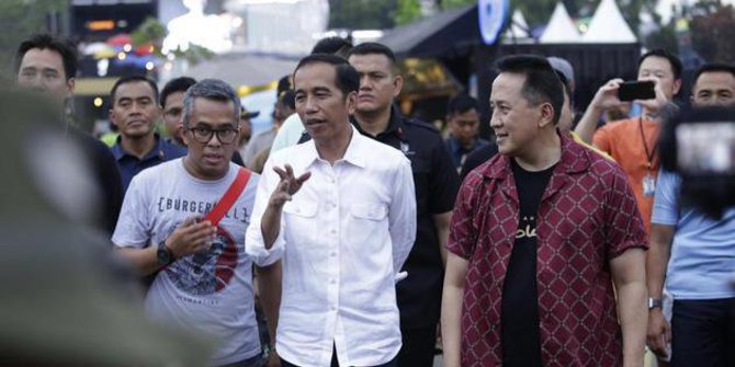  Jokowi  Guru adalah Pembangkit Inspirasi  Memberi Ilmu ke 