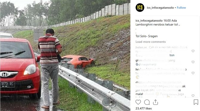 lamborghini tabrak pembatas jalan tol solo sragen