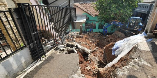 Cerita Pemilik Rumah Saat Tanah Longsor di Kalisari Pasar Rebo