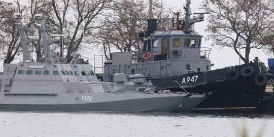 Rusia Panggil Diplomat Ukraina Atas Insiden Penyitaan Kapal di Selat Kerch