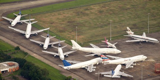 Jokowi: Pembangunan Runway Ke-3 Bandara Soetta Harus Dipercepat
