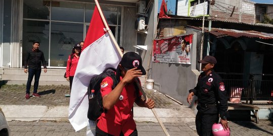 Pria Ini Jalan Kaki Jateng-Jakarta Buat Salurkan Aspirasi ke Jokowi