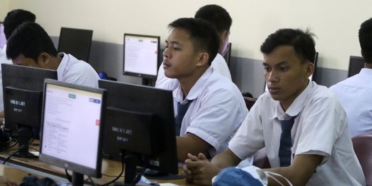 Kemendikbud Khawatir Bahasa Indonesia Hilang Karena Penyakit 'Xenomania'