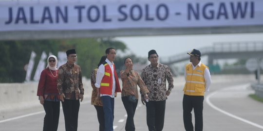 Presiden Jokowi Ingin Tol Trans Jawa Terintegrasi Kawasan Industri dan Pariwisata