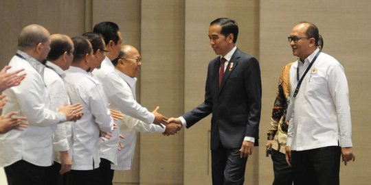 Pesan Jokowi ke Ketua DPR dan Kepala Daerah: Tak Perlu banyak UU dan Perda, Ruwet!
