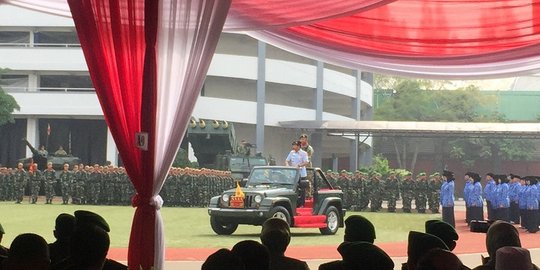 Panglima TNI Pimpin Upacara Sertijab Kasad Andika Perkasa di Mabes AD