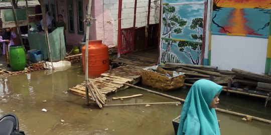 Sudah Sepekan Banjir Rob Kepung Kawasan Muara Gembong Bekasi