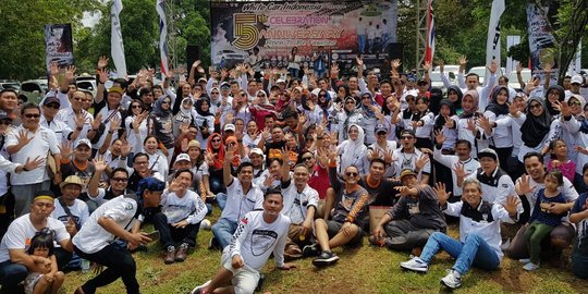 Anggota Komunitas Otomotif WCI 'Putihkan' Perayaan HUT ke-5 | merdeka.com - merdeka.com