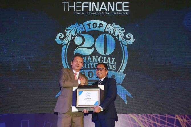 bri terima penghargaan terbaik di ajang top 20 financial institutions 2018
