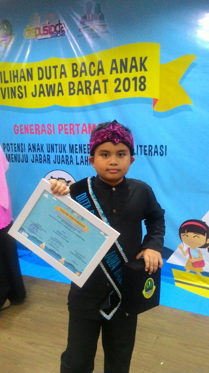 dua siswa perwakilan depok torehkan prestasi di pemilihan duta baca anak jawa barat