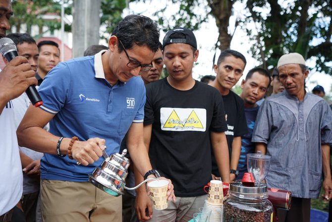 sandiaga bertemu petani kopi temanggung