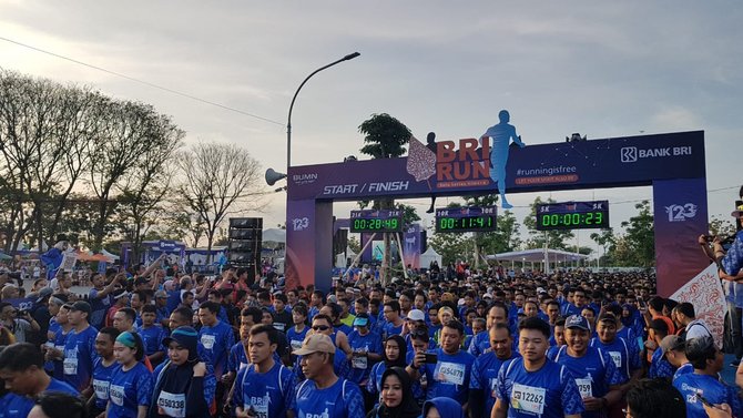 10000 pelari ramaikan brirun 2018 solo series