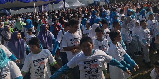 Perhimpunan Humas Indonesia Senam Bareng Peringati Hari Disabilitas