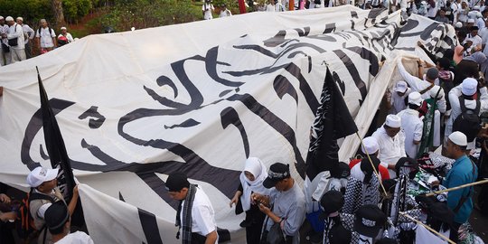 Melihat Aksi Reuni 212 di Monas