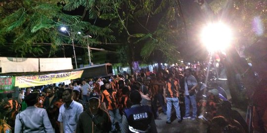Sempat Ditahan Polisi, Aliansi Mahasiswa Papua Akhirnya Tinggalkan Surabaya