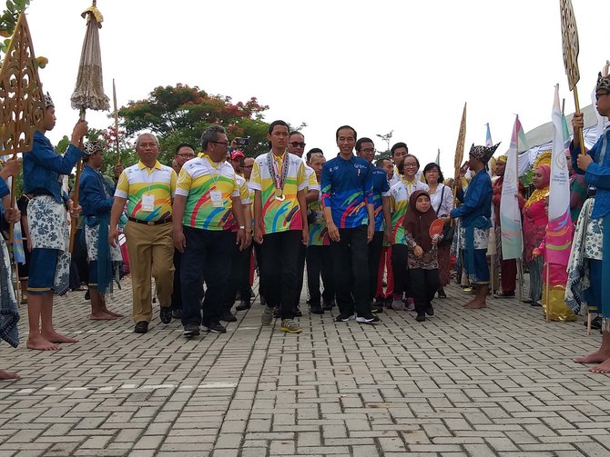 jokowi di acara disabilitas internasional di bekasi