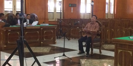Baca Pleiodi Sambil Menangis, Penyuap Bupati Labuhanbatu Minta Jadi JC