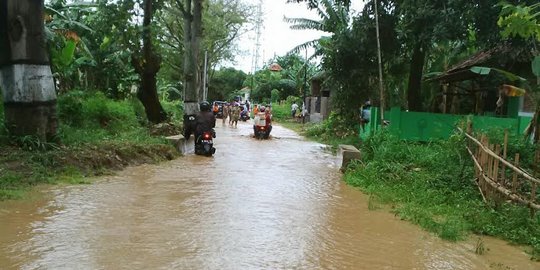 Pembalut Hingga Kasur Sumbat Aliran Sungai Jadi Penyebab Banjir di Jateng