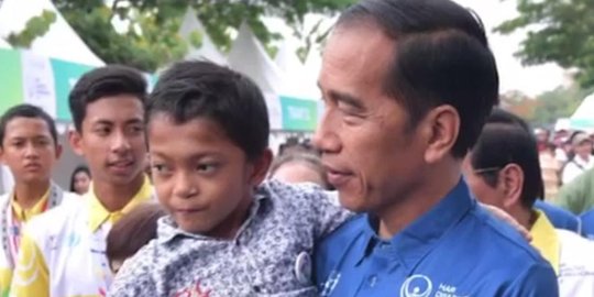 Kisah Adul, Difabel yang Digendong Jokowi